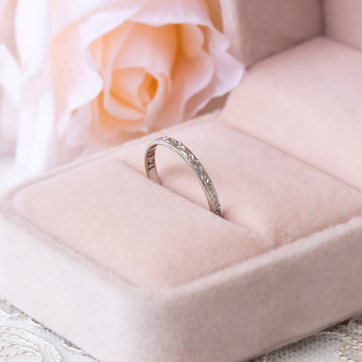 Floral Gold Ring, Delicate Wedding Band, 14k Gold Ring, Thin Floral Wedding Band, Flower Wedding Band, Women Wedding Ring, 14k Stacking Ring