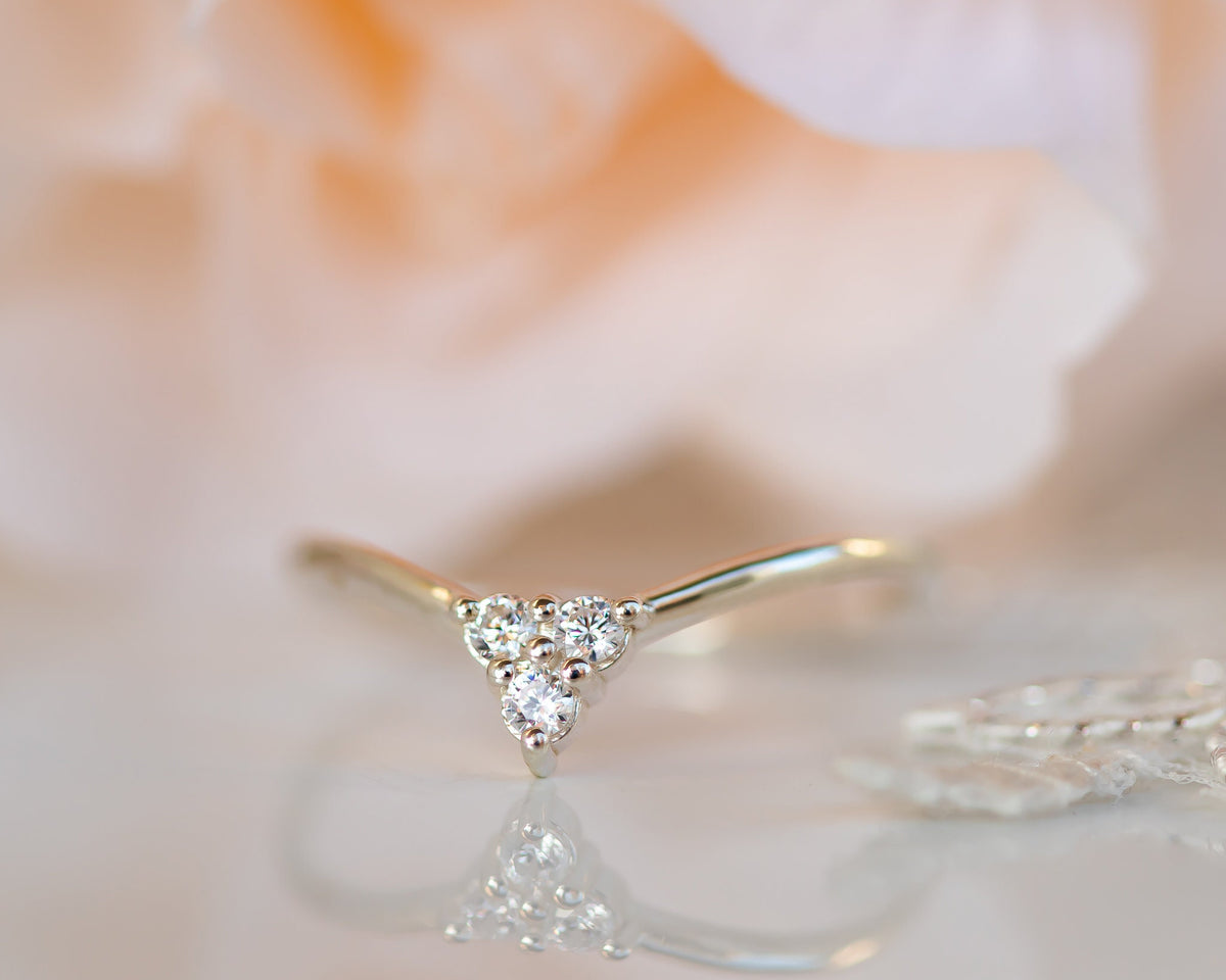 Diamond V Ring, V shape Wedding Band, Chevron Ring, Delicate Diamond Cevron Wedding Band, Cluster ring, Nesting Band, Stacking Diamond Ring