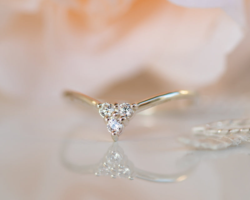 Diamond V Ring, V shape Wedding Band, Chevron Ring, Delicate Diamond Cevron Wedding Band, Cluster ring, Nesting Band, Stacking Diamond Ring