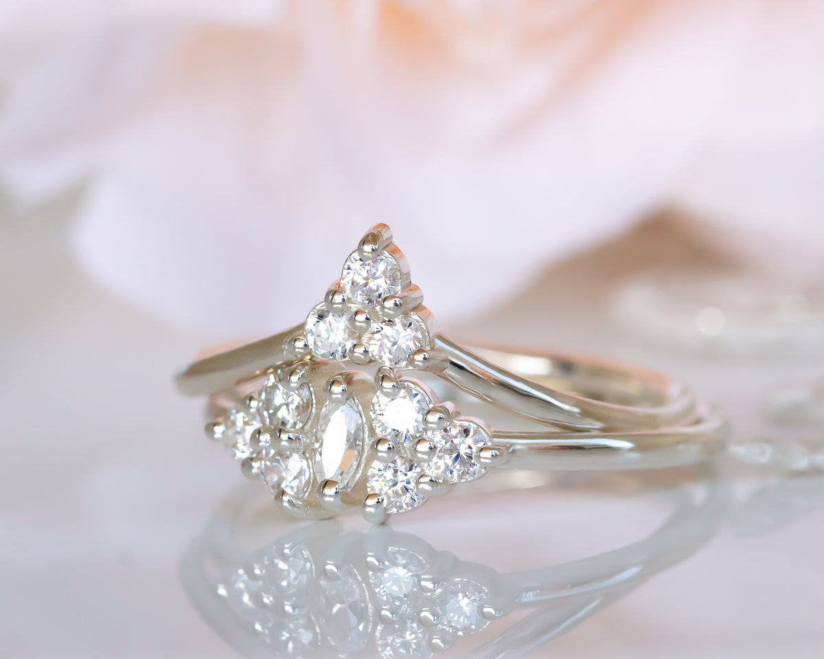 Diamond V Ring, V shape Wedding Band, Chevron Ring, Delicate Diamond Cevron Wedding Band, Cluster ring, Nesting Band, Stacking Diamond Ring
