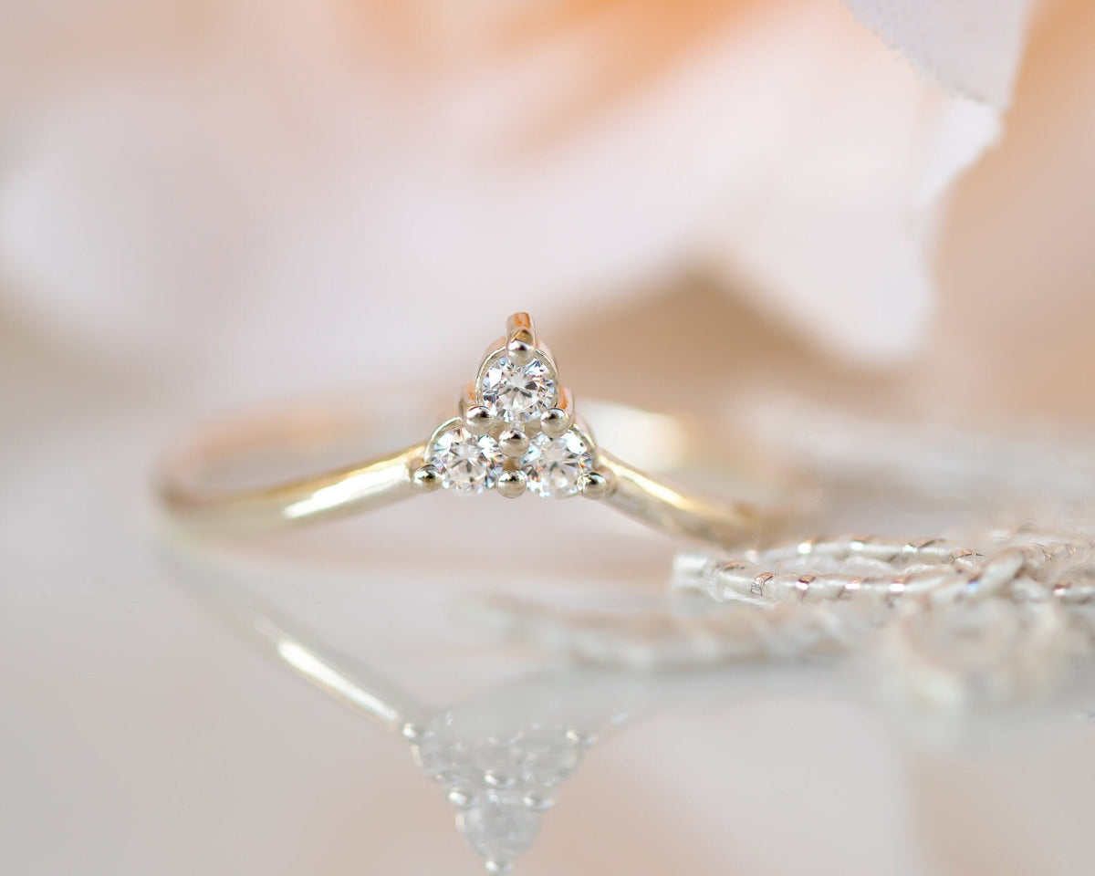 Diamond V Ring, V shape Wedding Band, Chevron Ring, Delicate Diamond Cevron Wedding Band, Cluster ring, Nesting Band, Stacking Diamond Ring