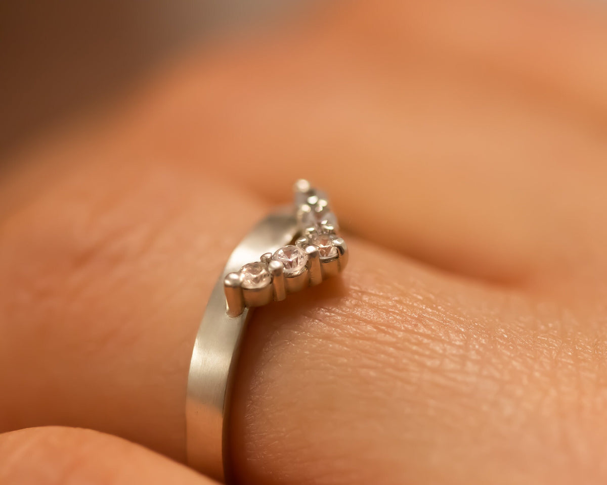 Unique Diamond Band, Diamond Wedding Ring, Wedding Diamond Ring, Chevron Diamond Wedding Band, Diamond V Ring, 14K, 18K, Gold Diamond Ring
