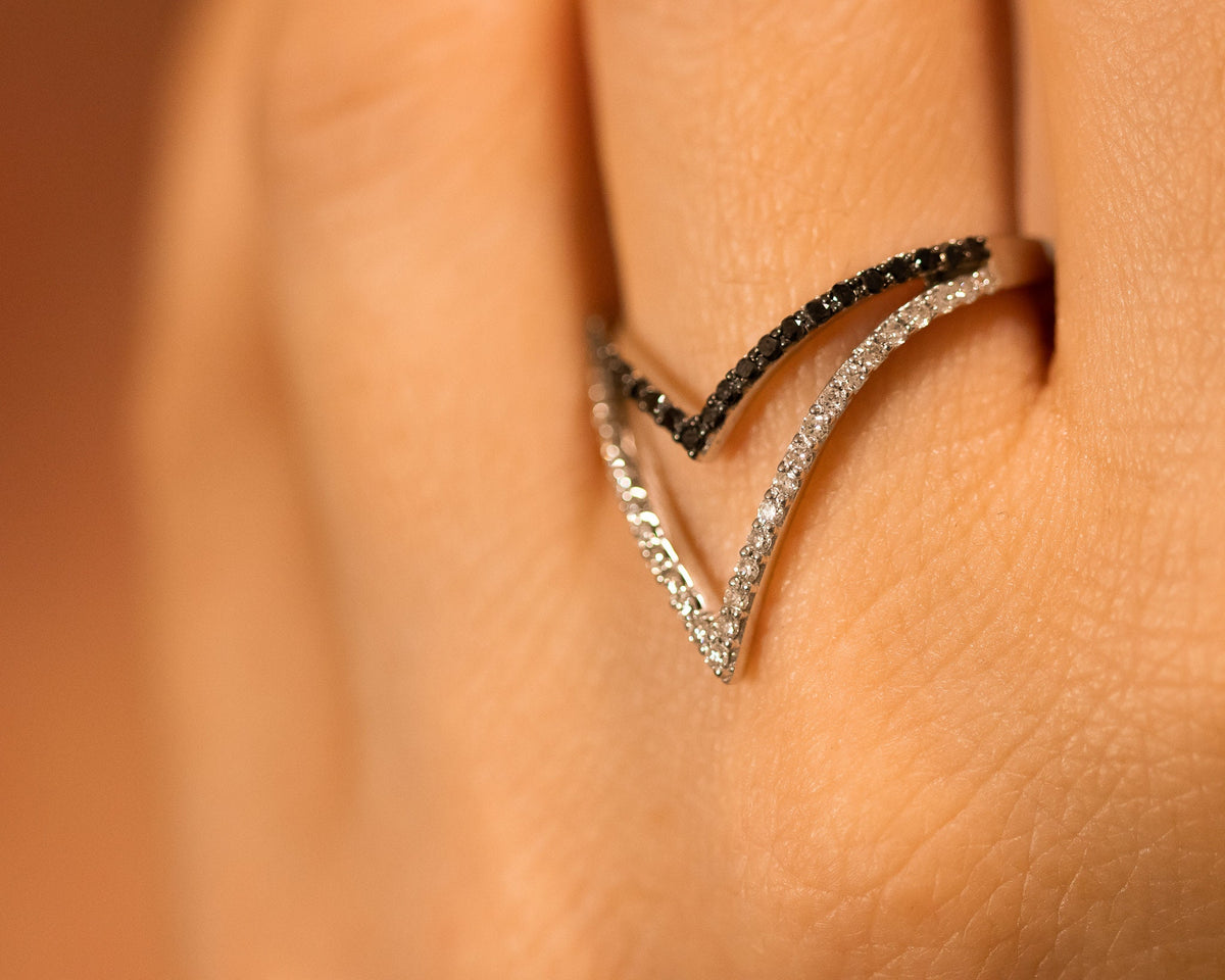 Sivan Lotan Jewelry - Diamond Chevron Ring, Double Row Deep V Shape Diamond Band, Pointed Ring Band, 14K Gold V Shape Wedding Band, Black and White diamond Ring - סיון לוטן תכשיטים - טבעת יהלומים שחורים - טבעת יהלומים מעוצבת