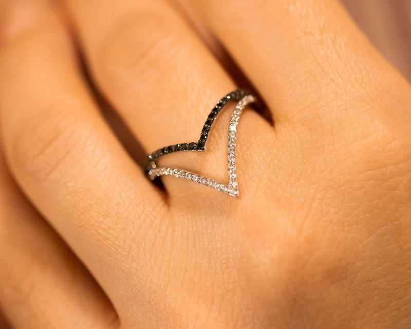 סיון לוטן תכשיטים - טבעת יהלומים שחורים - טבעת יהלומים מעוצבת - Sivan Lotan Jewelry