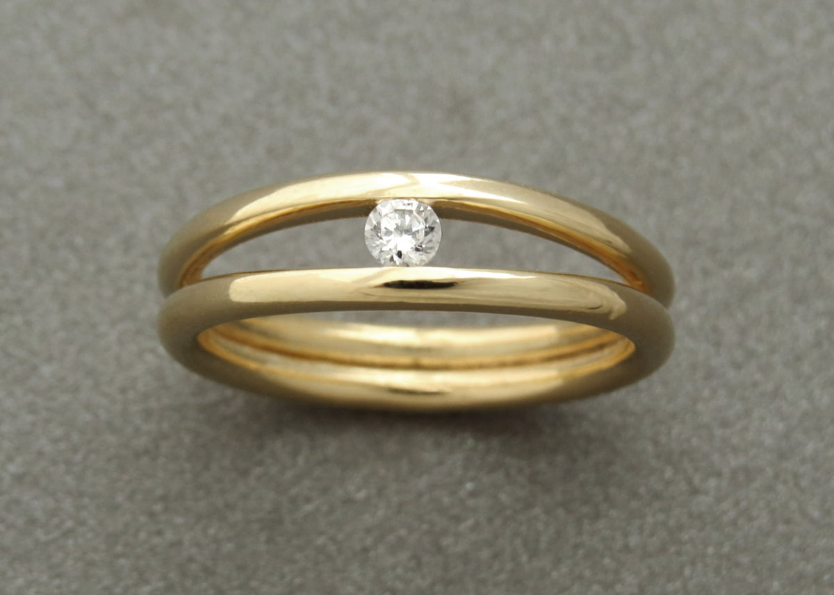 Natural diamond ring in 14k yellow gold