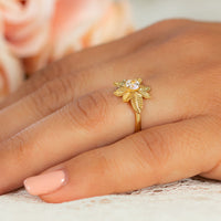 Leaf diamond ring, nature inspired diamond ring, yellow gold leaves engagement ring