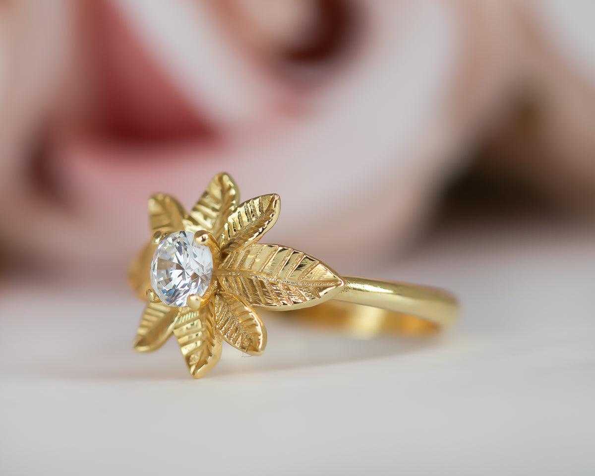 Leaf diamond ring, nature inspired diamond ring, yellow gold leaves engagement ring