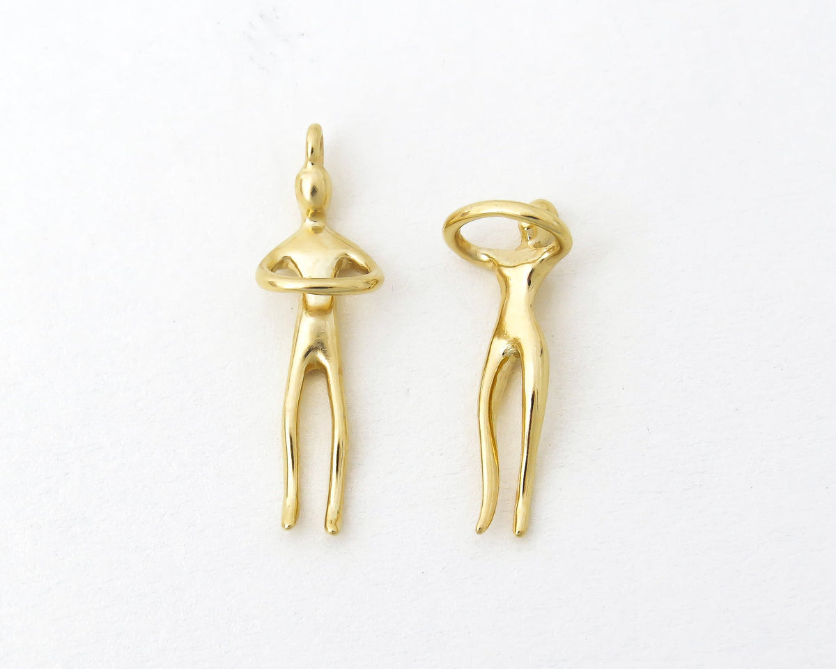 Gold Couple Pendant Necklace - Sivan Lotan Jewelry -   תליון זוג מחובק - סיון לוטן - תכשיטים בעיצוב אישי - תכשיטים מעוצבים - שרשרת זהב
