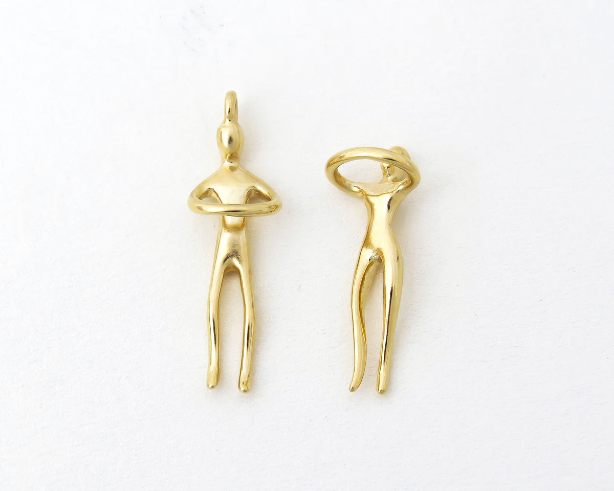 Couple Gold Pendant Necklace - Sivan Lotan Jewelry -   תליון זוג מחובק - סיון לוטן - תכשיטים בעיצוב אישי - תכשיטים מעוצבים - שרשרת זהב