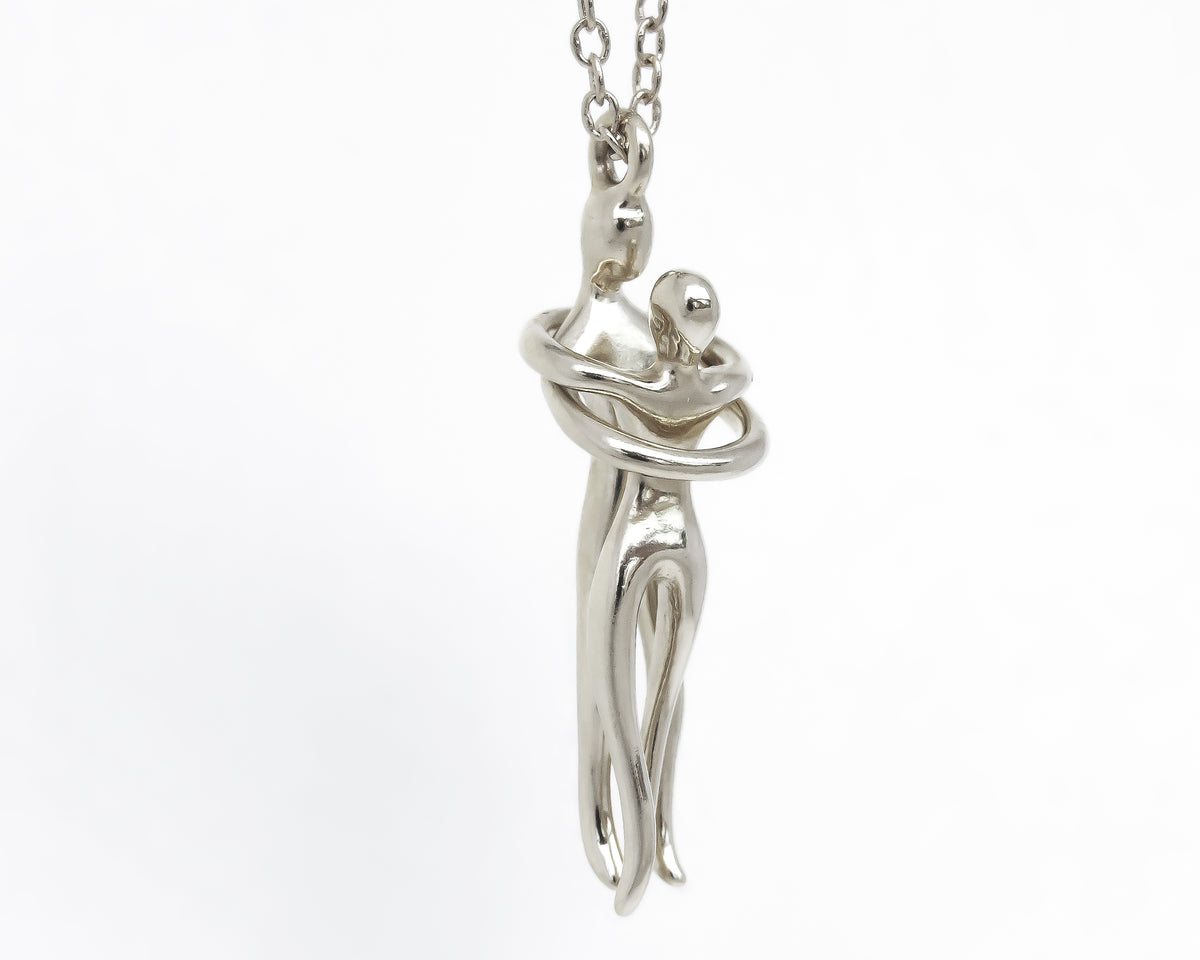 Couple Gold Pendant Necklace - Sivan Lotan Jewelry -   תליון זוג מחובק - סיון לוטן - תכשיטים בעיצוב אישי - תכשיטים מעוצבים - שרשרת זהב