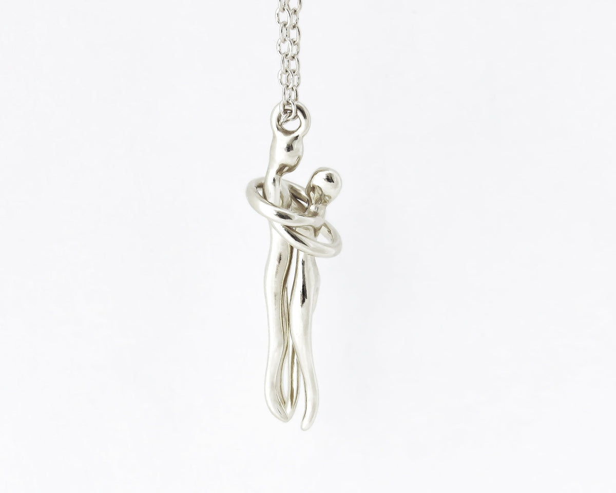 Gold Couple Pendant Necklace - Sivan Lotan Jewelry -   תליון זוג מחובק - סיון לוטן - תכשיטים בעיצוב אישי - תכשיטים מעוצבים - שרשרת זהב