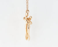 Gold Couple Pendant Necklace - Sivan Lotan Jewelry -   תליון זוג מחובק - סיון לוטן - תכשיטים בעיצוב אישי - תכשיטים מעוצבים - שרשרת זהב
