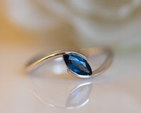 Blue Sapphire Marquise Ring, Sapphire Engagement Ring - Sivan Lotan Jewelry - טבעת ספיר מרקיזה - סיון לוטן תכשיטים